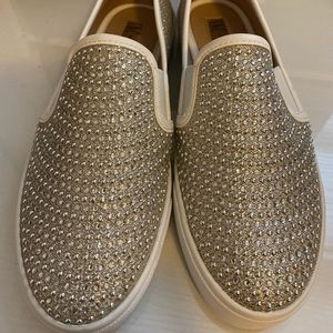 🔥🔥🔥JUST REDUCED!!! INC silver sparkle shoes